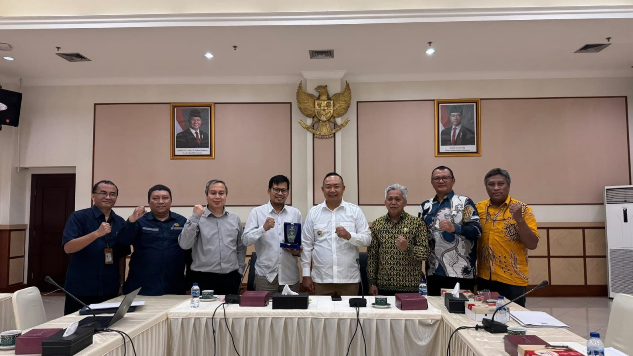 Terang untuk Semua: Perjuangan Menghapus Gelap di 47 Desa di Kabupaten Ketapang.