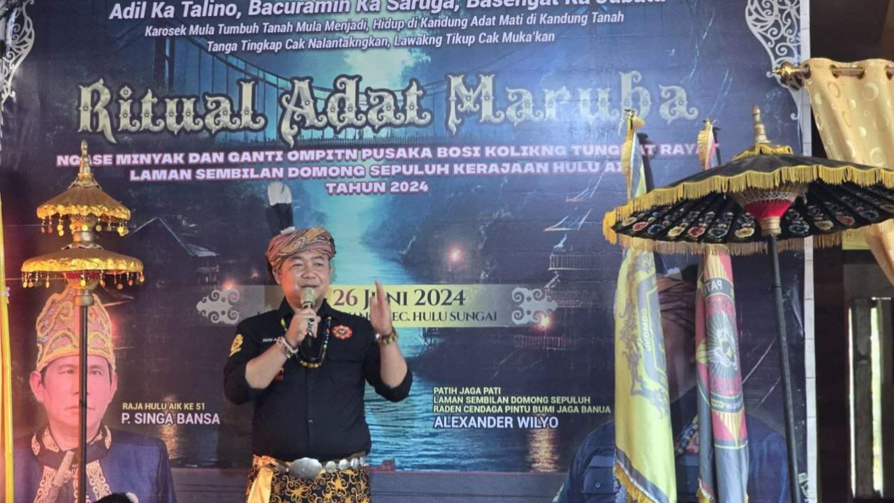 Sekda Ketapang Hadiri Ritual Adat Meruba di Desa Benua Kerio Hulu Sungai