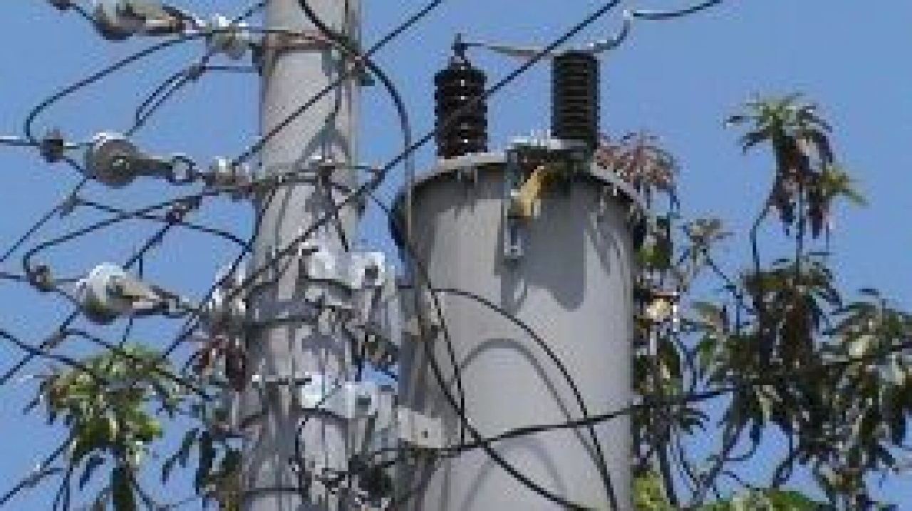 Potensi Energi Terbarukan: Pemasangan Jaringan Listrik