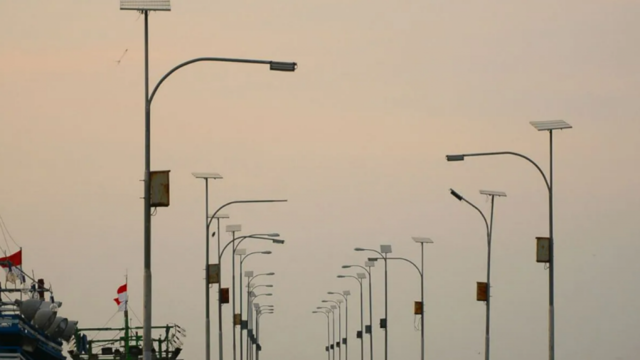 Kabupaten Ketapang akan dipasang 10 ribu lampu jalan tenaga surya