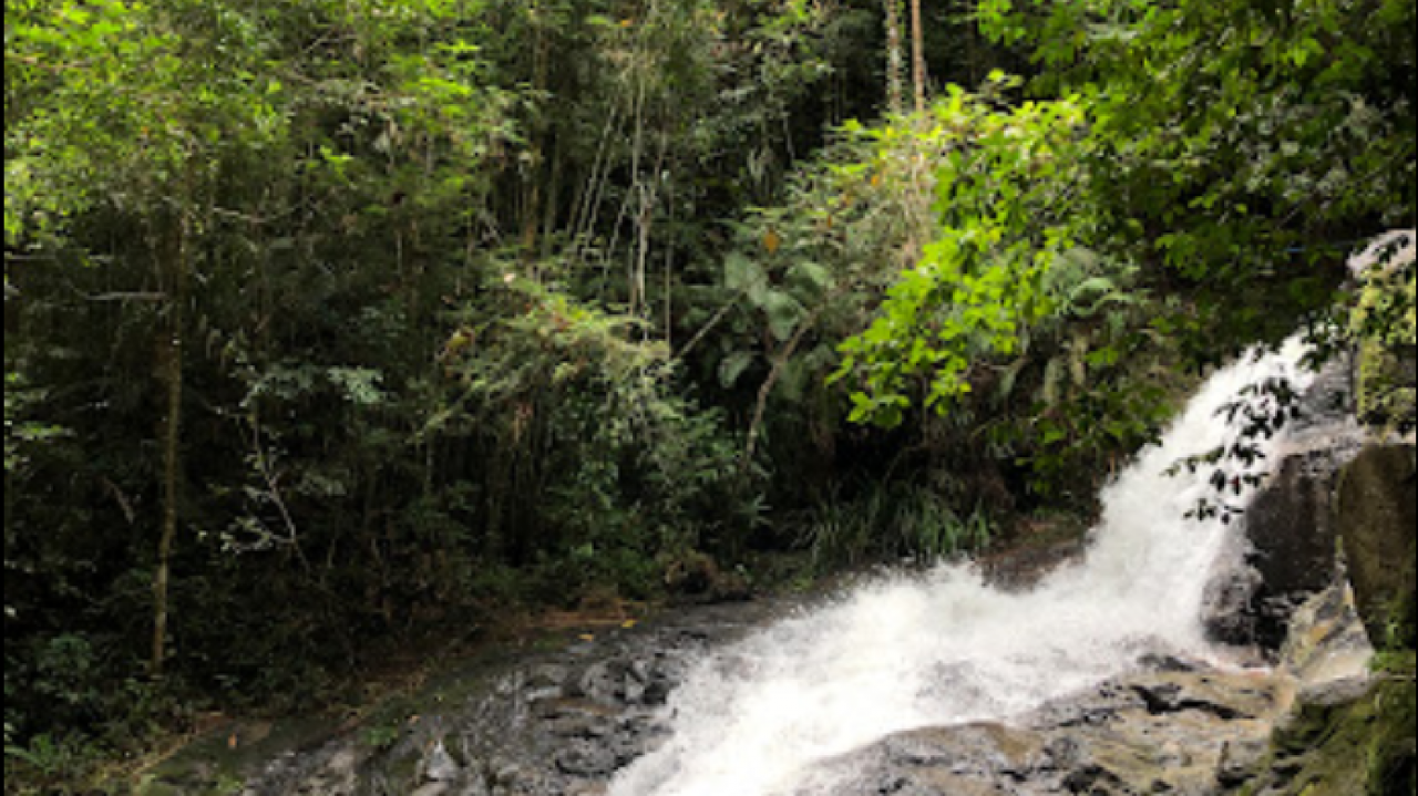 PARIWISATA AIR TERJUN SILIKNG BEROBANT