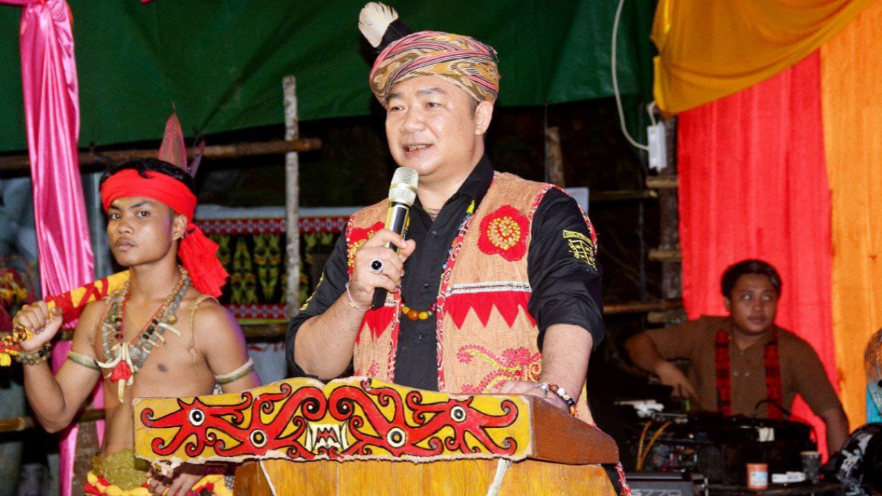 Tutup Gawai Adat Bejujokng Xiii Desa Gema Simpang Dua, Sekda Alex : Ini Supaya Bisa Permanen Menjadi Aset