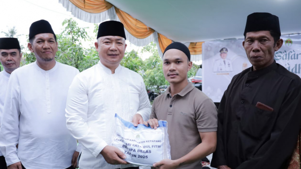 Bupati Ketapang,Hadiri Safari Ramadan Di Sukabangun