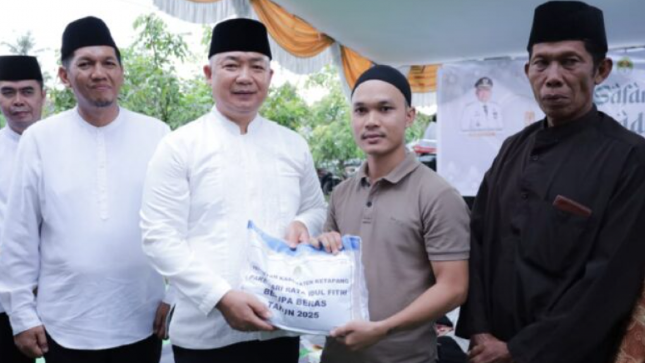 Bupati Ketapang,Hadiri Safari Ramadan Di Sukabangun