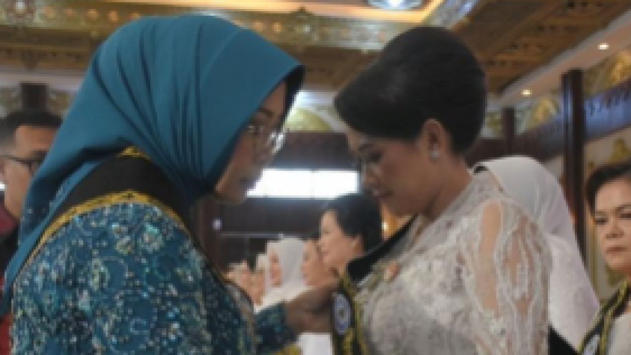 Ny Lusia Dewi Nurjana Resmi Dilantik Sebagai Ketua TP PKK, Deskranada dan Bunda Paud Kabupaten Ketapang
