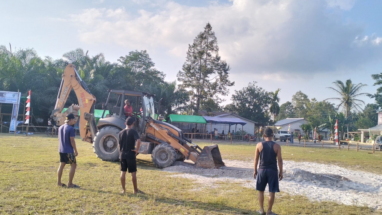 Persiapan Open Tournament Mini Soccer Dalam Rangka Memperingati Hari Jadi  Desa Tanah Hitam Yang Ke 20