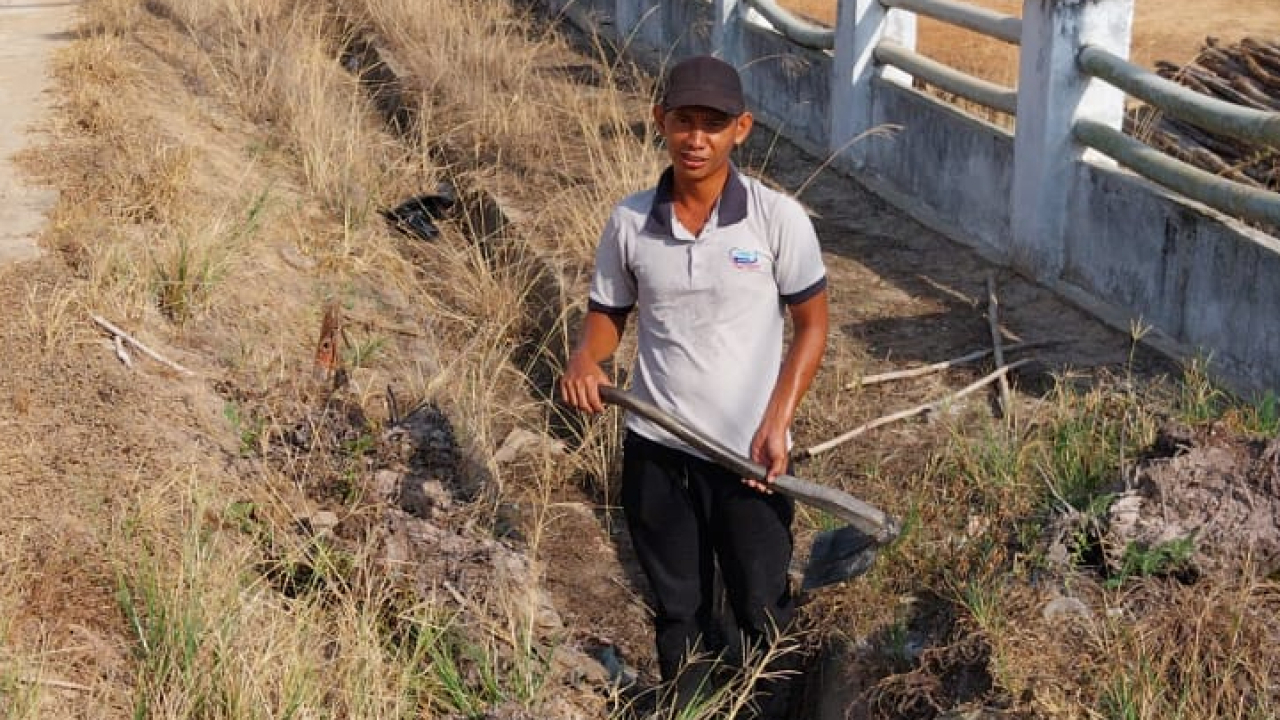 Sambut HUT RI, Warga Desa Beringin Jaya Kembali Gelar Gotong Royong Bersihkan Lingkungan