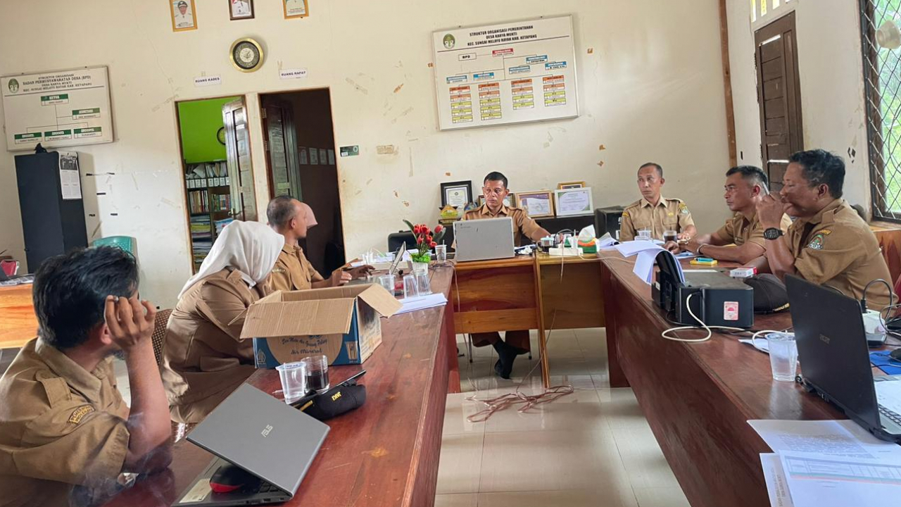 RAPAT  INTERNAL