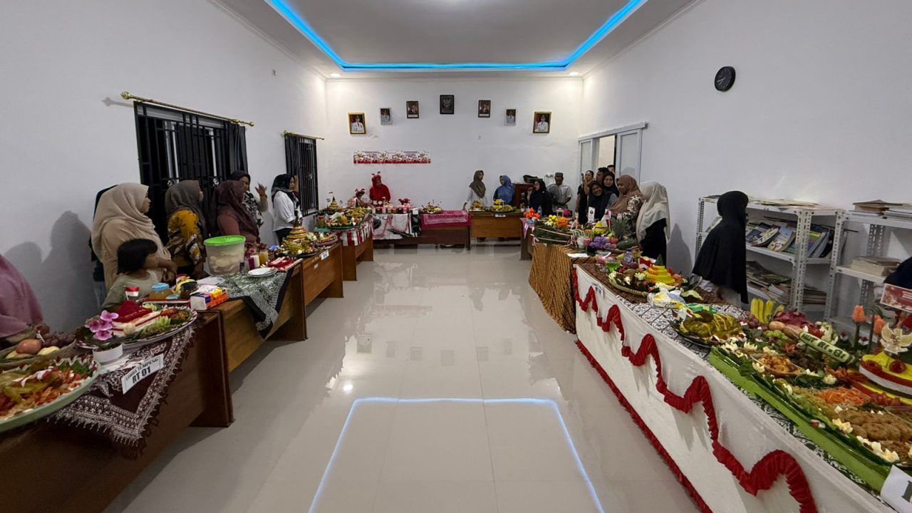 Warga Desa Kepuluk Gelar Lomba Tumpeng Sambut HUT RI ke 81