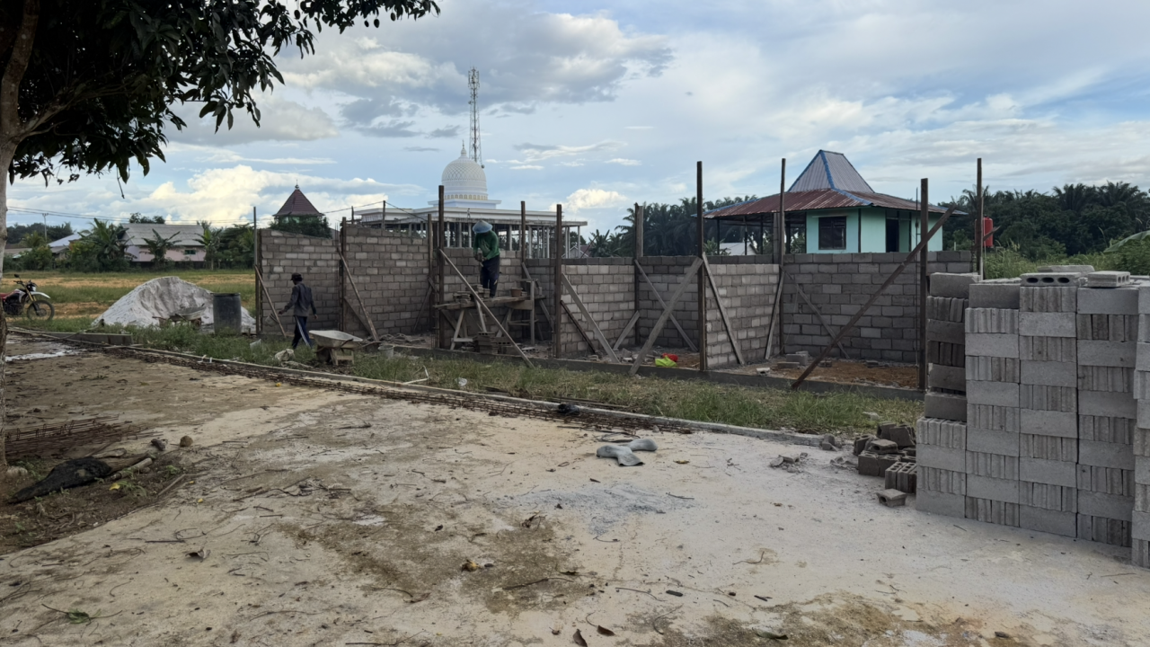 Pembangungan Kios UMKM di Di Taman Desa Kepuluk