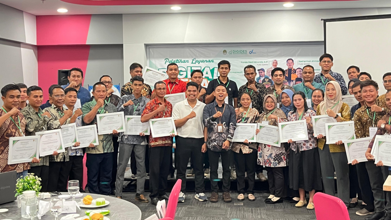 Peningkatan Kapasitas Aparatur Desa Melalui Pelatihan Layanan Digital di Fave Hotel Ketapang