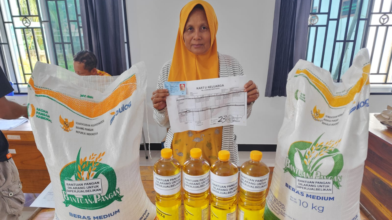 Beras & Minyak Goreng: Desa Kepuluk Salurkan Bantuan Pangan 2026