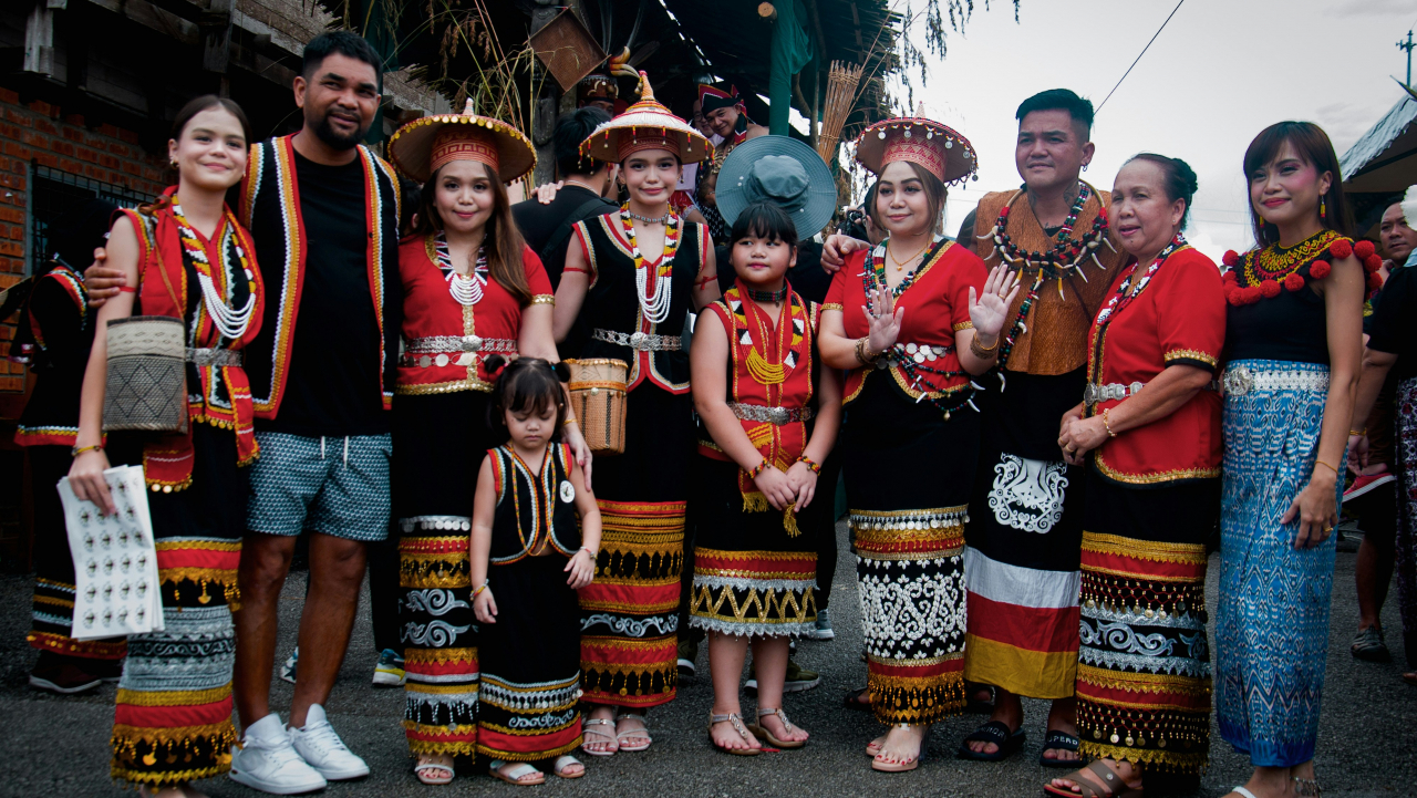 Wisata Budaya & Tradisi Lokal