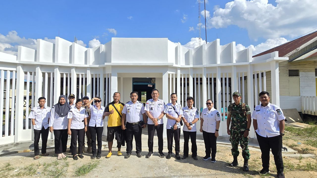 Camat Tempunak Tinjau Persiapan HUT RI ke-80 di Desa Pangkal Baru