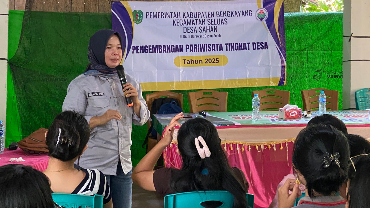 Kabid Dinas Parekraf Kabupaten Bengkayang Menjadi Narasumber Pelatihan Pariwisata Tingkat Desa