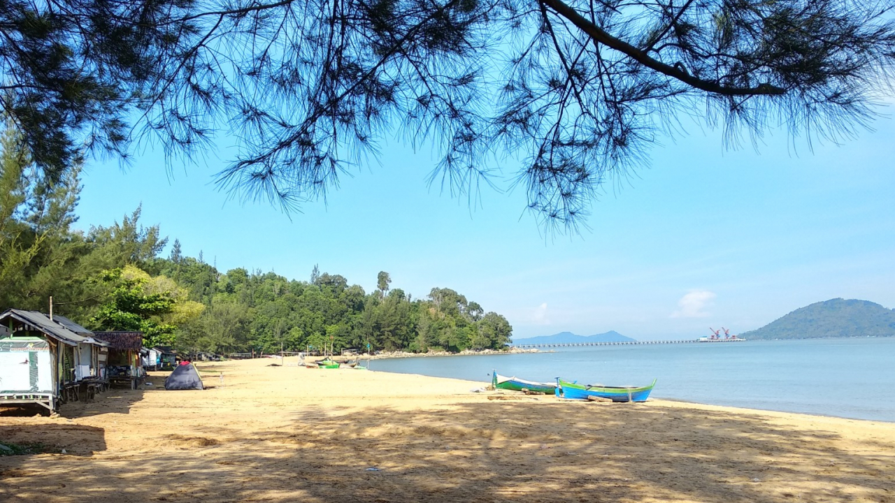 PANTAI KURA - KURA BEACH