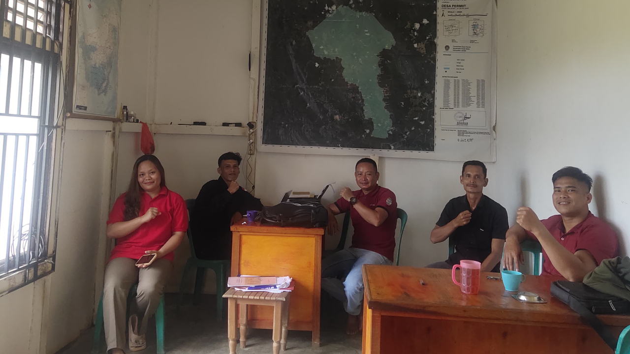 Piket Kantor Desa Permiit