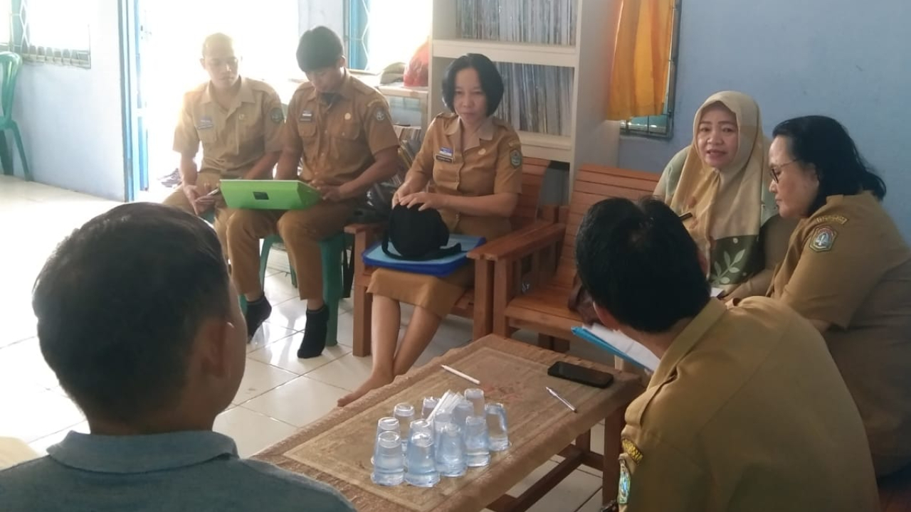 Dinas Perpustakaan Sekadau Kunjungi Desa Tamang Nanga Mahap