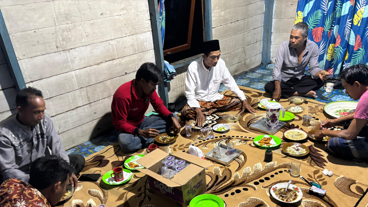 Rapat Rutin Lingkungan RT 001 di Desa Sabuai