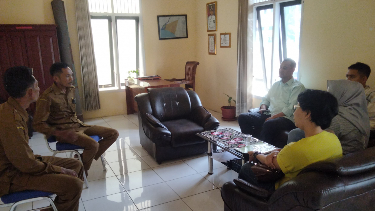 Survei Potensi Wisata Pantai di Desa Sabuai oleh Tim Konsultan