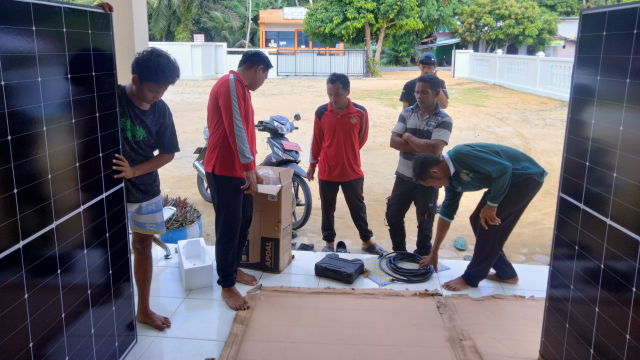 Desa Sabuai Menerima Bantuan APDAL dan Starlink untuk Peningkatan Pelayanan