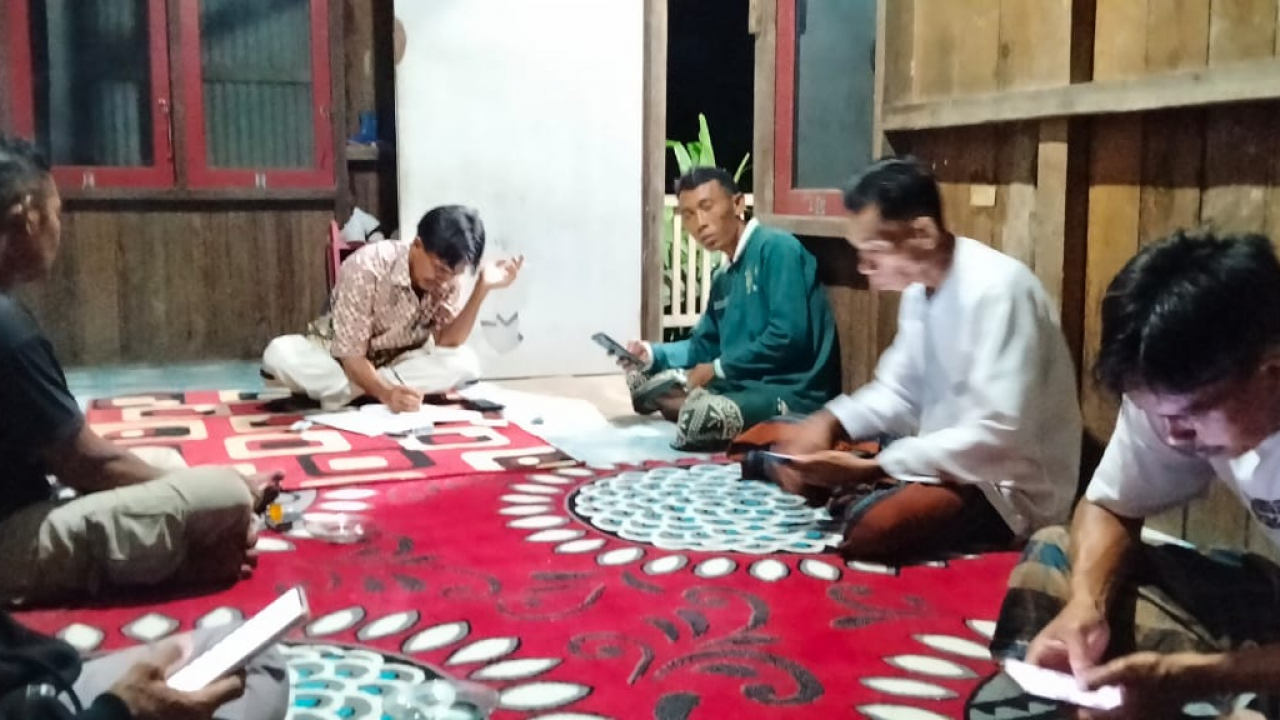 Rapat Rutin Lingkungan RT. 001 Desa Sabuai Bahas Agenda Awal Tahun 2025