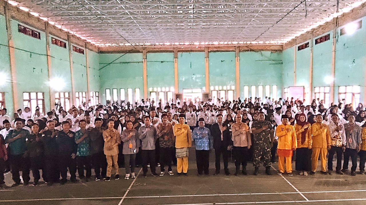 Pemerintah Desa Sabuai Hadiri Pelantikan Calon Anggota KPPS Pilkada 2024 Kecamatan Kumai