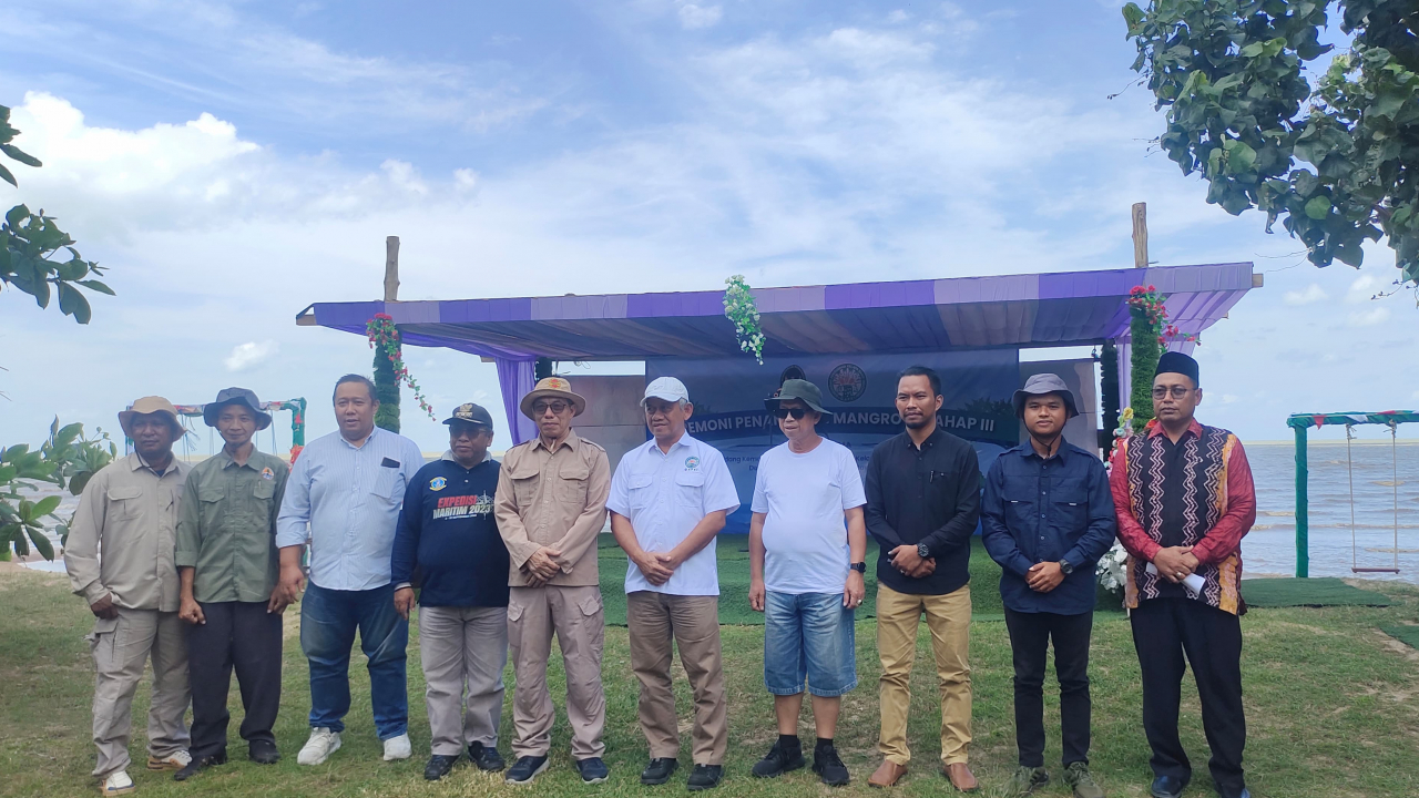 Seremoni Penanaman Mangrove Tahap III di Desa Sabuai, Kabupaten Kotawaringin Barat