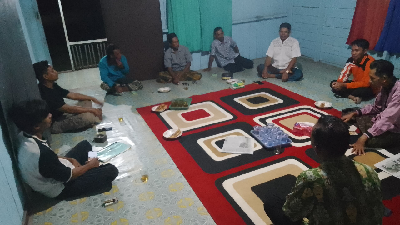 Rapat Rutin Lingkungan RT. 001 Desa Sabuai