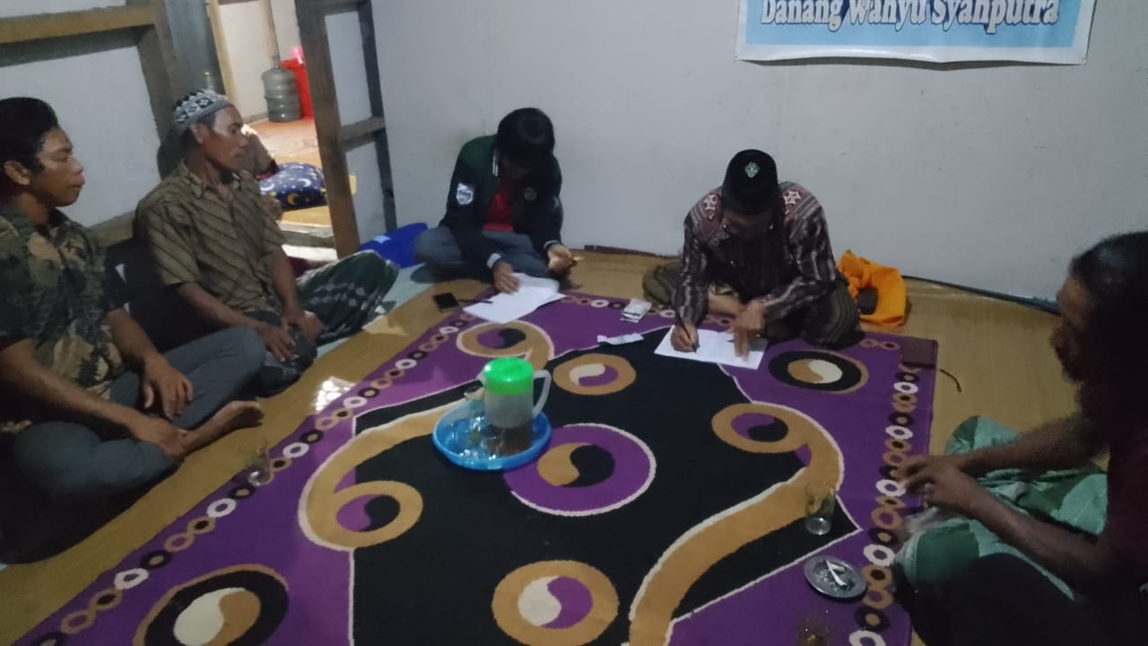 Rapat Rutin Lingkungan RT. 004 Desa Sabuai Bahas Keamanan dan Kebersihan