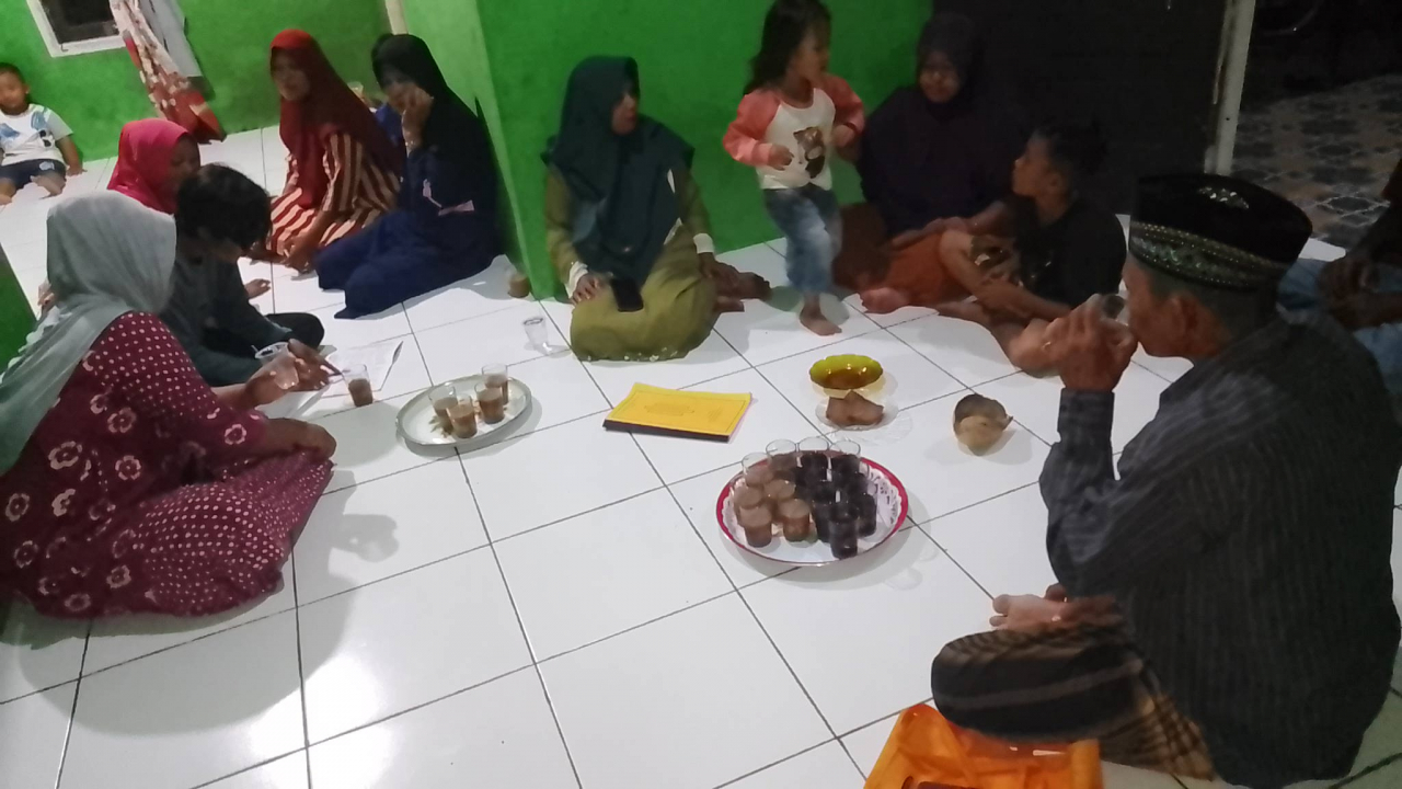 Rapat Rutin Lingkungan RT. 004 Desa Sabuai dalam Kegiatan Sabuai Behaum