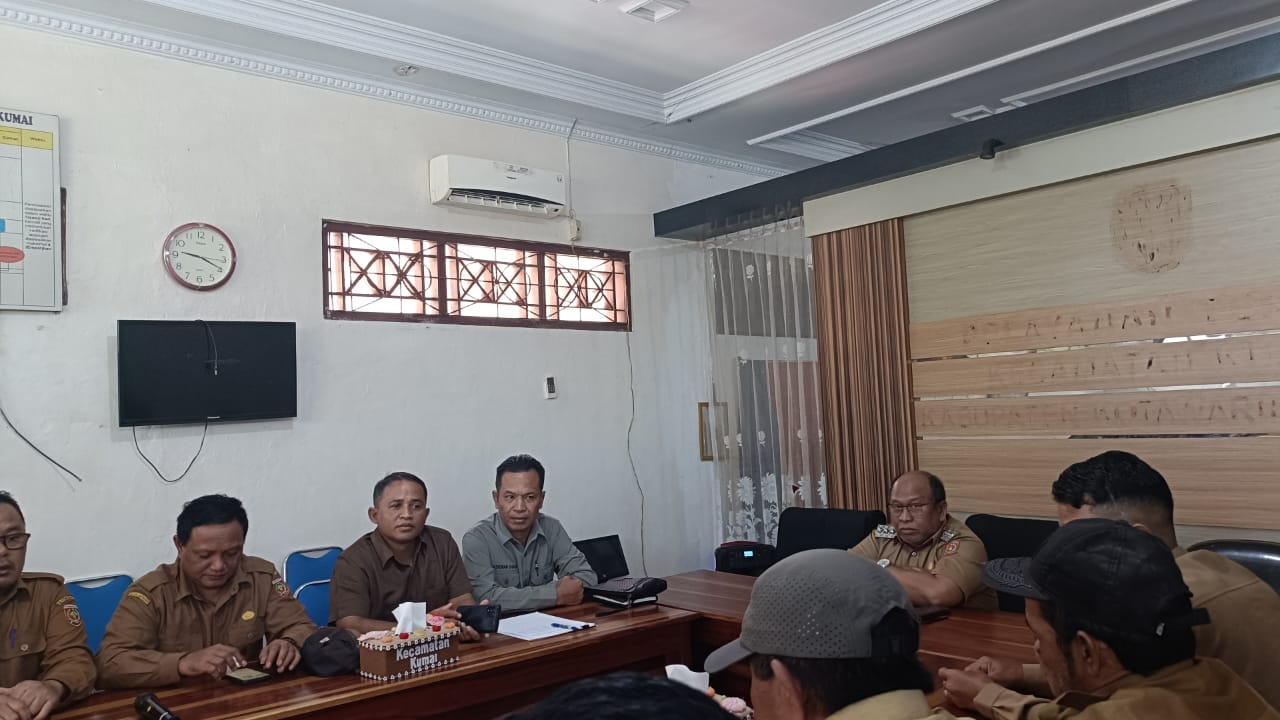 Rapat Koordinasi di Kumai Bahas Monev Desa dan Persiapan Pawai Nasi Adab HUT Kobar ke-66