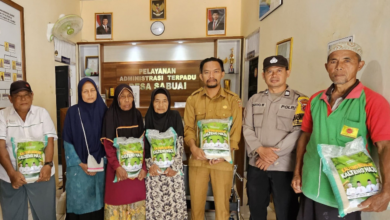 Bantuan Pasar Murah dari Gubernur Kalteng Tiba di Desa Sabuai