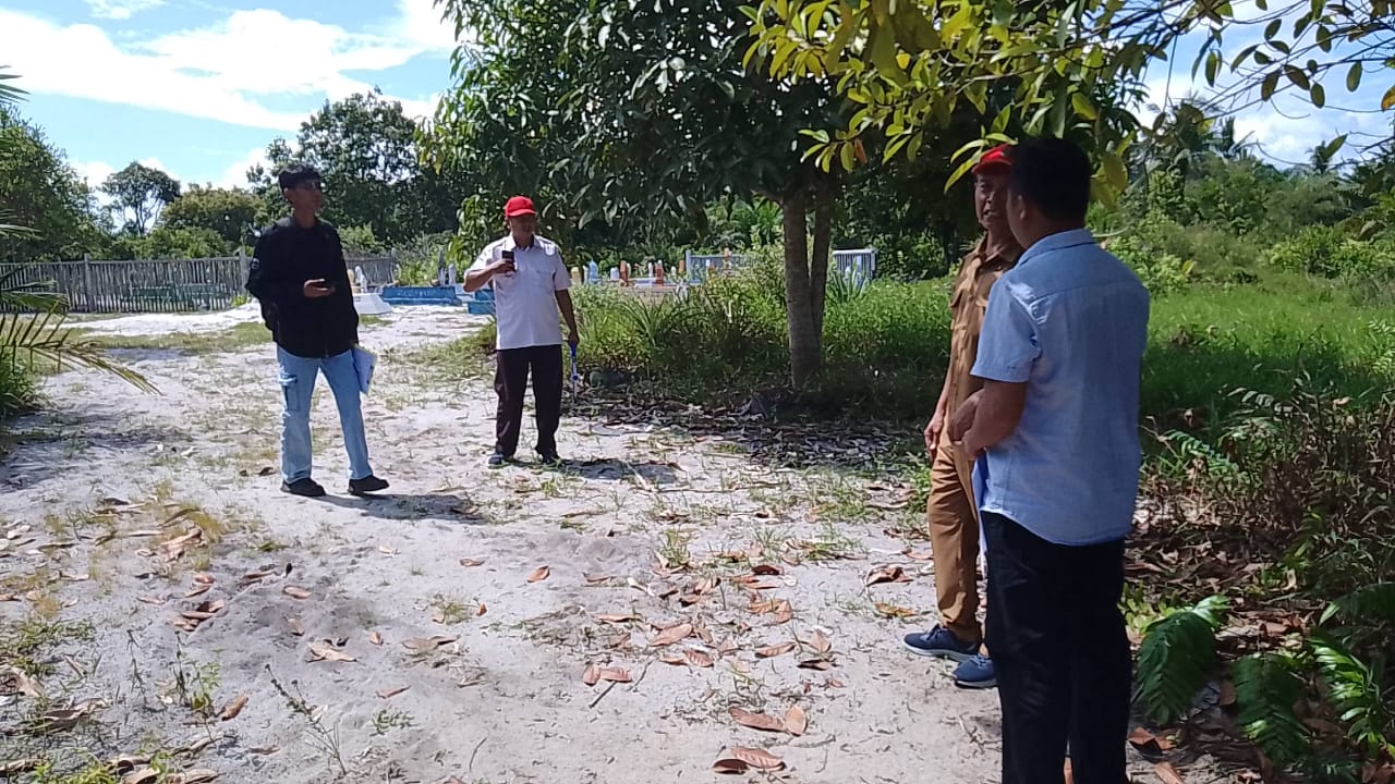 Pembangunan Pagar Makam di TPU Natai Bata, Desa Sabuai Dimulai