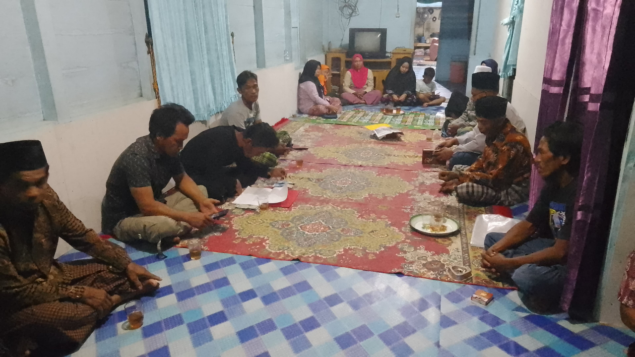 Rapat Rutin Lingkungan RT. 005 Desa Sabuai