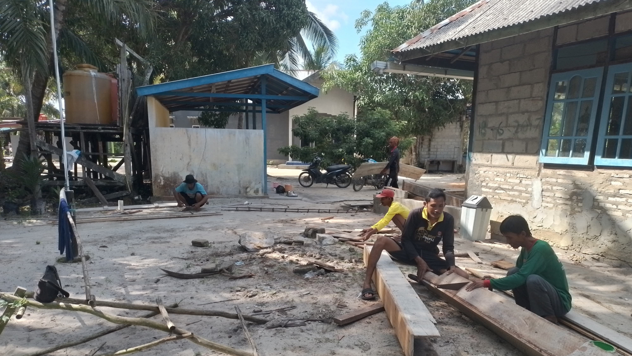 Kerja Bakti Warga Sabuai Lanjutkan Pembangunan Mushola