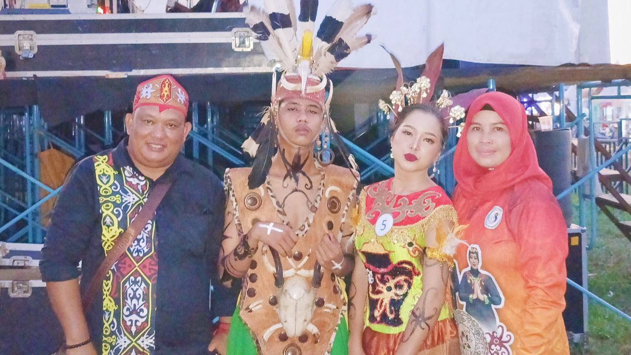 Kepala Desa Janggi Turut Hadir Dukung Kontingen Tari Pedalaman di Hari Jadi Kabupaten Barito Selatan ke-65