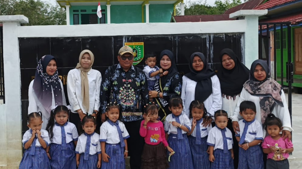 Bunda PAUD Desa Janggi Lailatul Rida Dukung Implementasi Kurikulum Merdeka di TKB An-Nur dan Berikan Makanan Tambahan