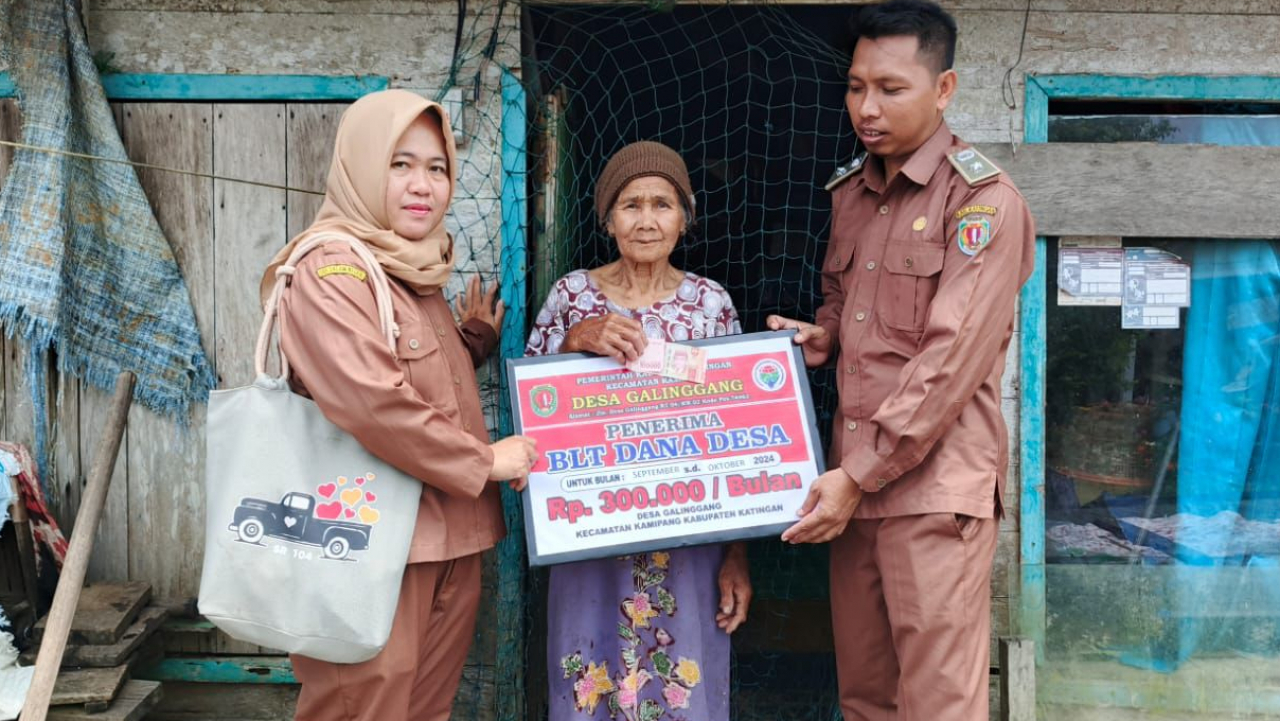 Kades Galinggang Sambangi Warga Guna Penyaluran BLT Tahun 2024