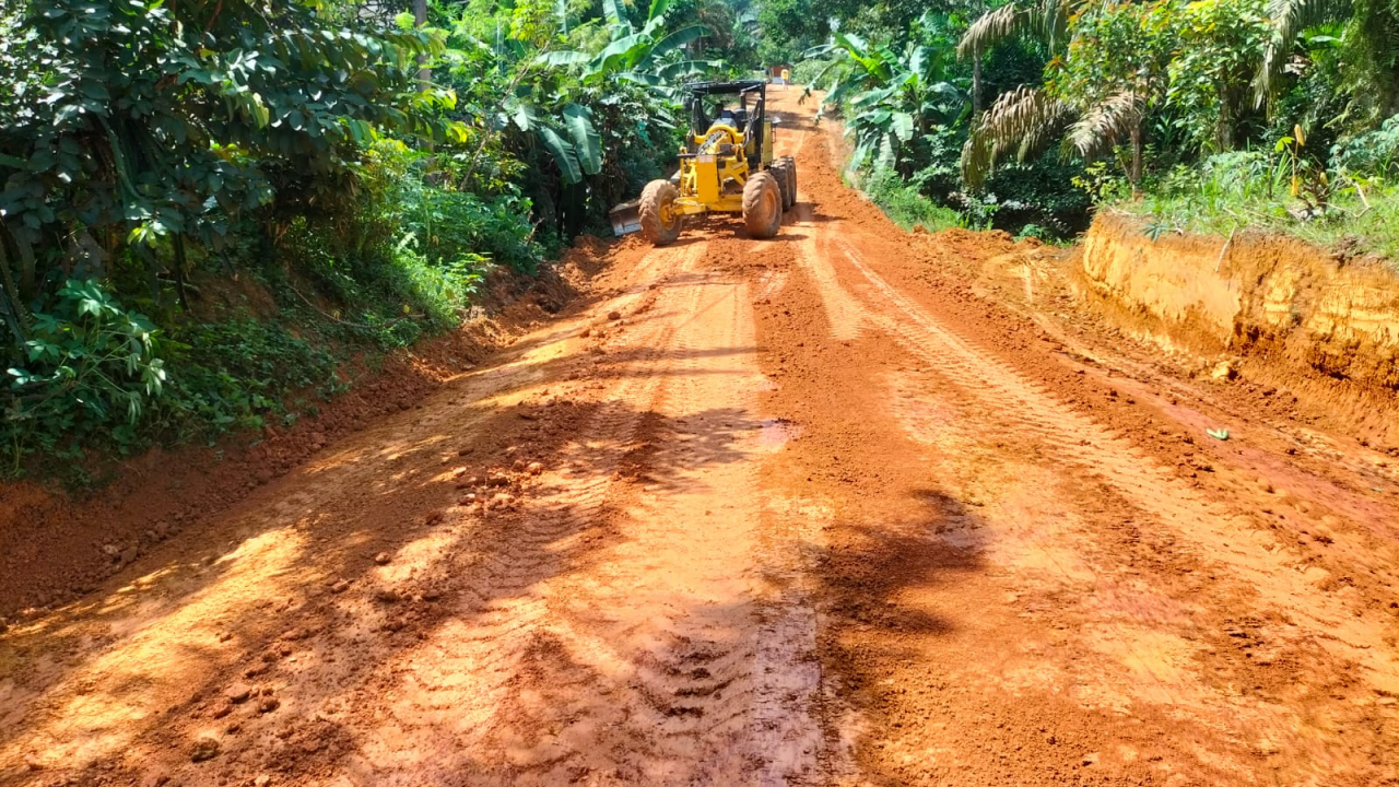 Gotong Royong Membangun Infrastruktur Desa Suka Makmur Menuju Kemandirian