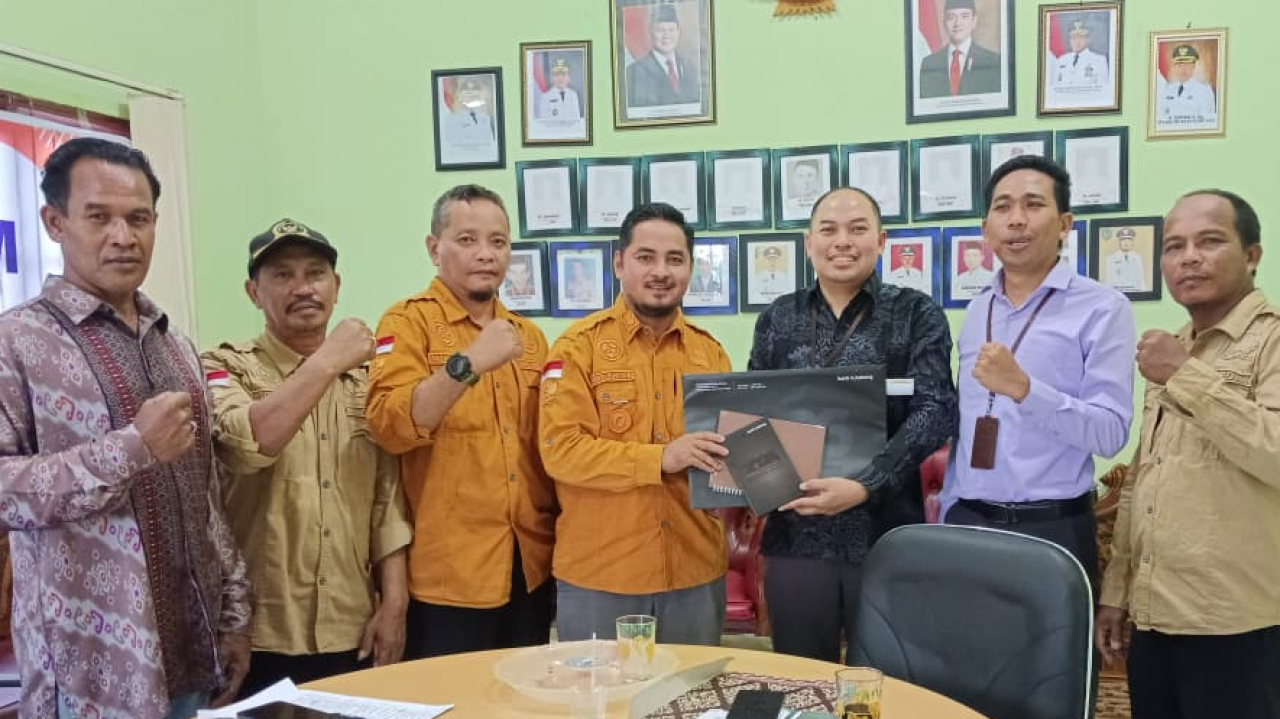 Kunjungan Pimpinan KCP Bank Kalteng Danau Sembuluh ke Desa Sembuluh I