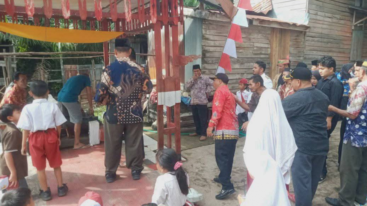 Melestarikan Warisan Budaya: Tradisi Penembakan Meriam Pengantin di Desa Sembuluh Satu