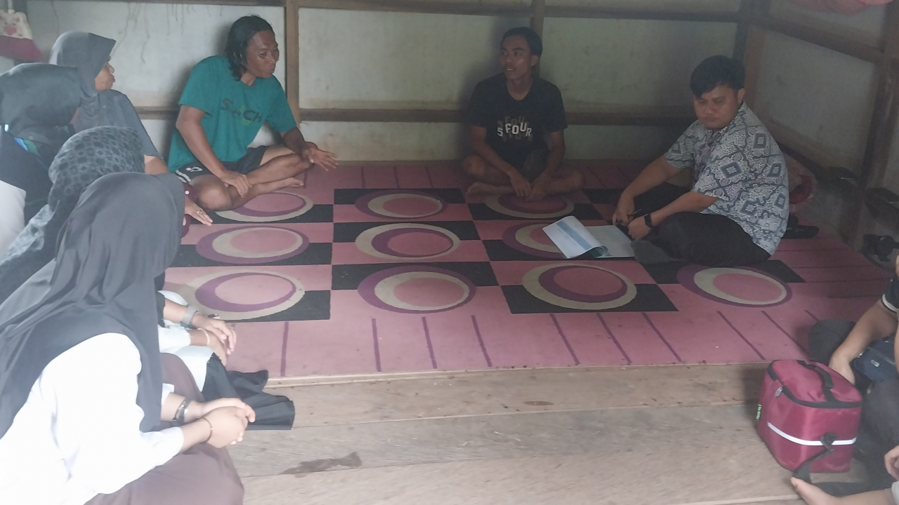 Kunjungan Kesehatan dan Kesejahteraan untuk Warga Berkebutuhan Khusus di Desa Terawan