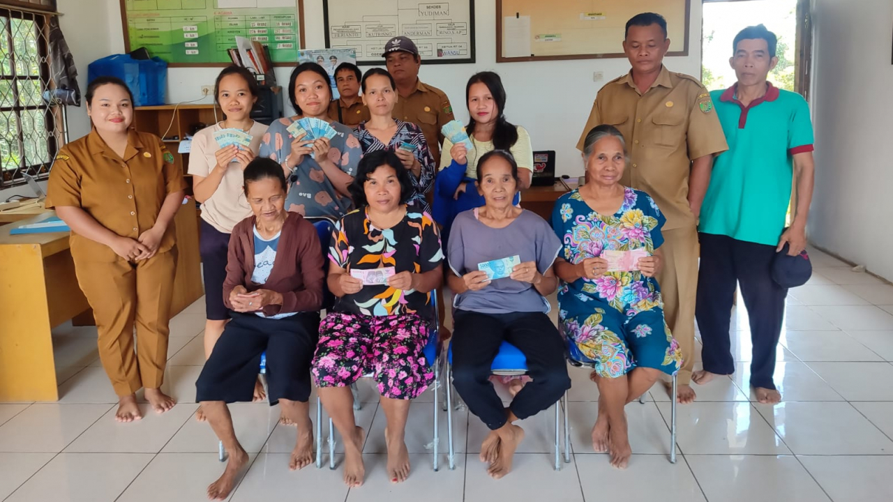 Penyaluran BLT-DD di Desa Matarah