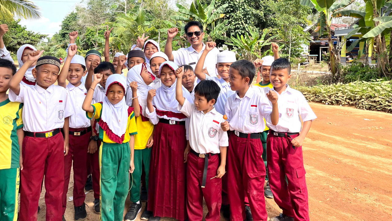 SUKSESKAN KEGIATAN PEKAN IMUNISASI NASIONAL (PIN) POLIO DI DESA KAPAR