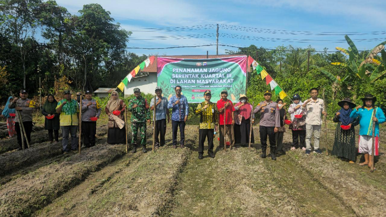 Penanaman Jagung Serentak Kuartal III di Desa Kapar
