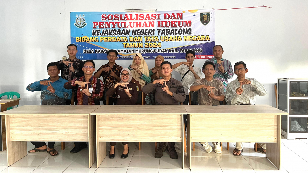 Aparat Desa Kapar Mengikuti Sosialisasi dan Penyuluhan Hukum Oleh Kejaksaan Negeri Tabalong