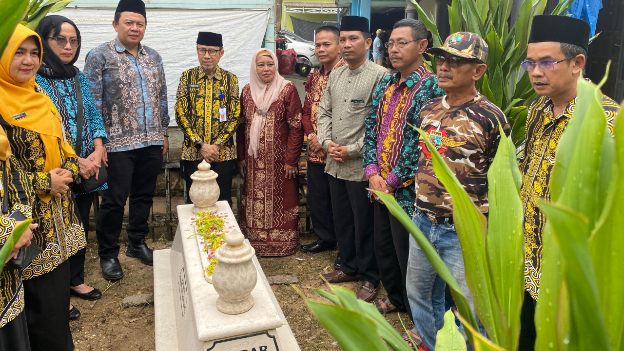 Ziarah Makam Penuntut Tabalong dalam Rangka HUT Tabalong ke-59