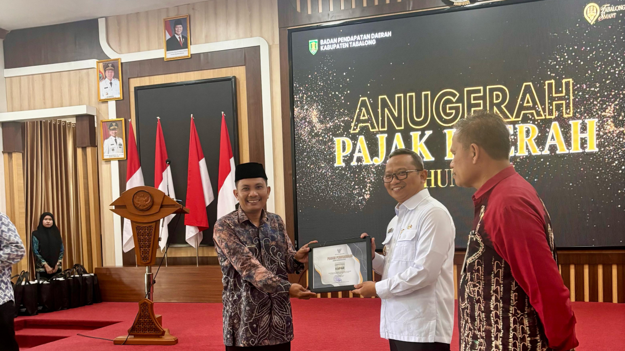 Desa Kapar Raih Penghargaan Pajak Tertinggi di Kecamatan Murung Pudak