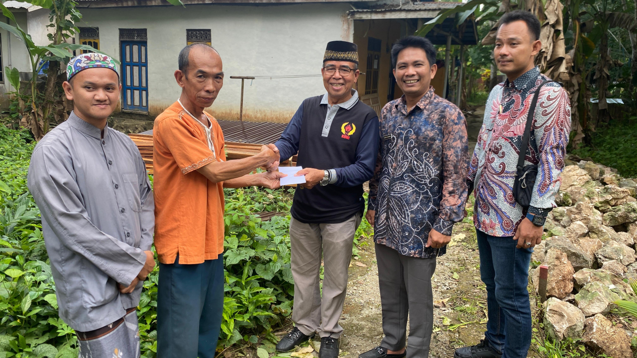 Kaum Langgar Saadatuddarayin Rt.03 Desa Kapar Mendapatkan Bantuan Rehab Rumah Dari BAZNAS Kabupaten Tabalong